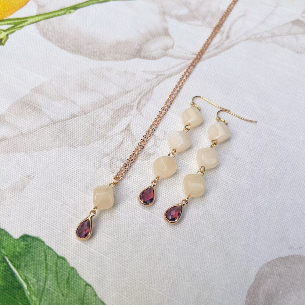 Garnet Wine Red Crystal Glass Cream Moonstone Agate Style Casual Fun Jewelry Set - Picture 4 of 7